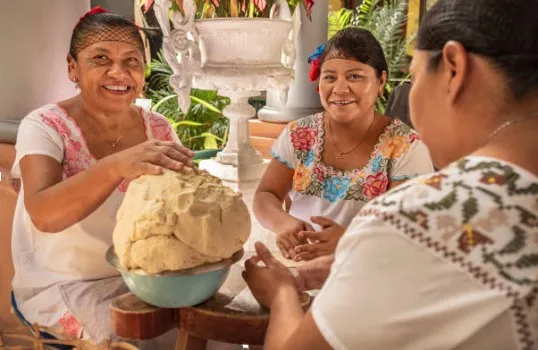 Calidez y hospitalidad de la cultura maya